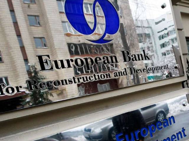 2015 EBRD keeps on making investments into