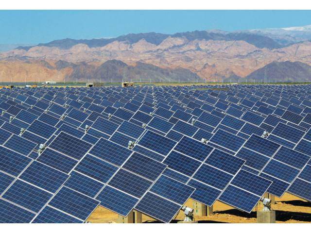 Energy course for Panama: 500 MW Solar